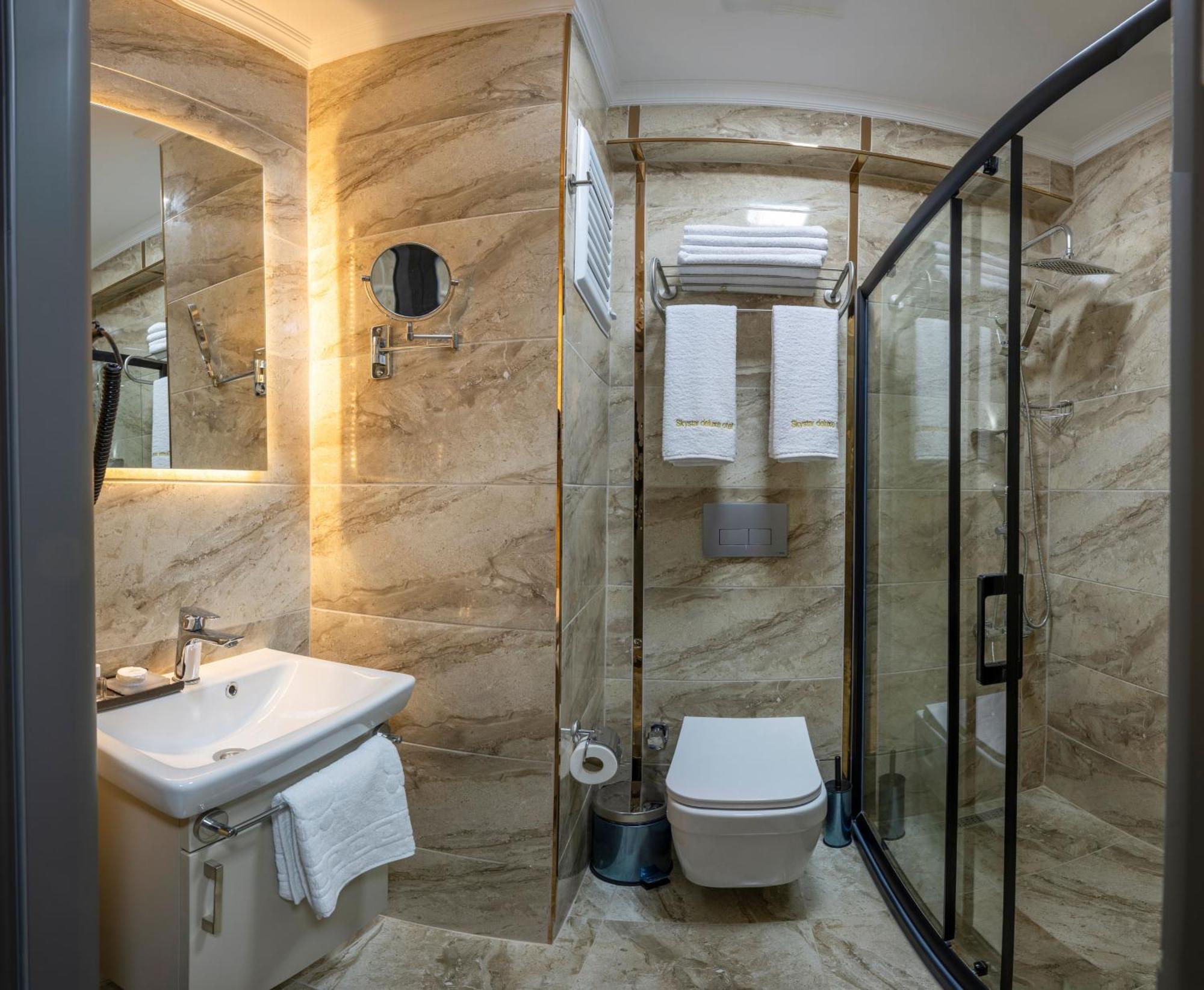 Skystar Deluxe Hotel Istanbul Exteriör bild